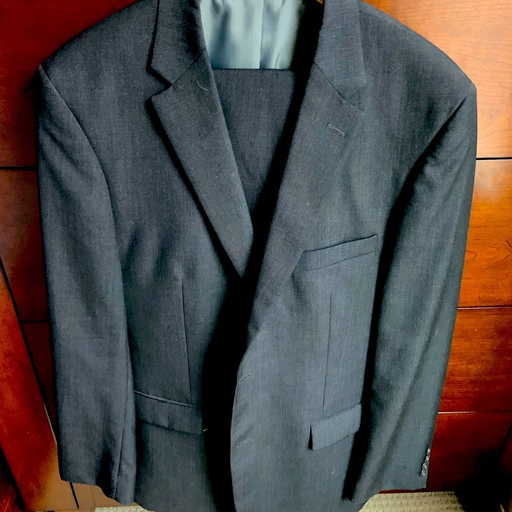 Like New Charcoal Pronto Uomo Suit Set - 44 Tall/Long